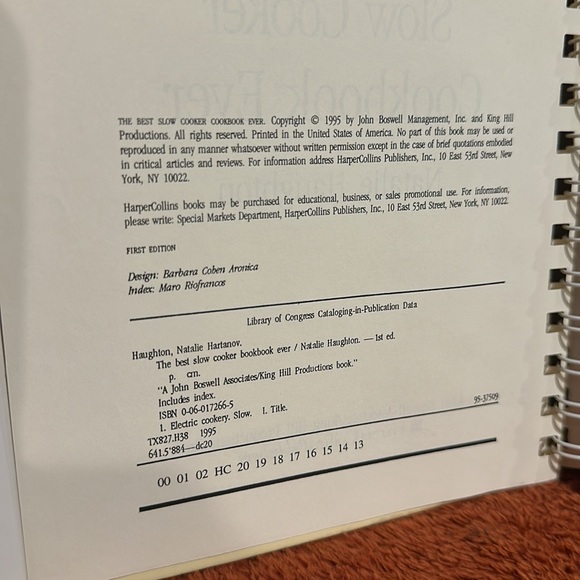 VINTAGE | The Best Slow Cooker Cookbook Ever ( copyright 1995 ) - Picture 4 of 8